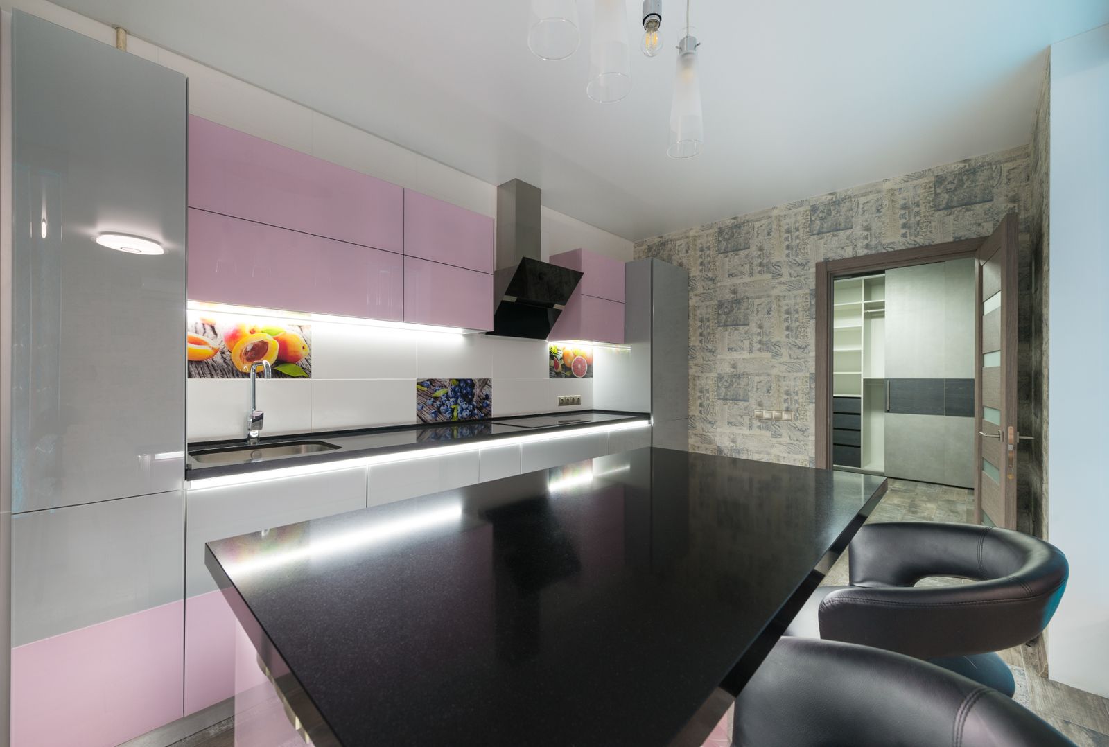 Mountain modern with foothill views in Golden, interior photo 2